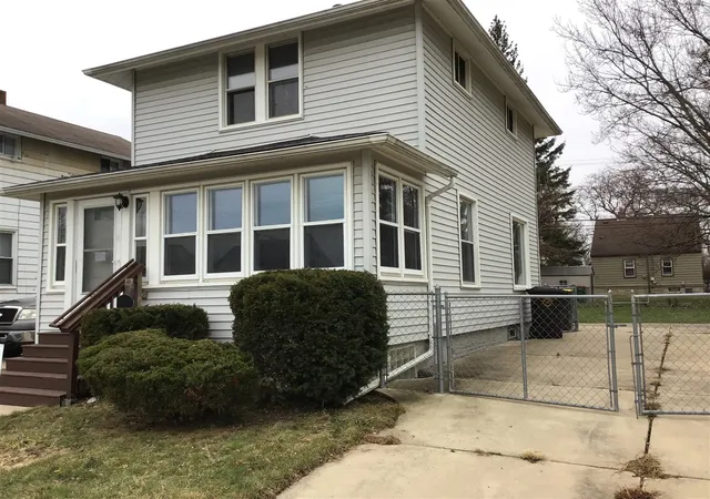Homes for sale in Trenton, MI | 214 Detroit St, Trenton, MI 48183 | MLS# 70493966