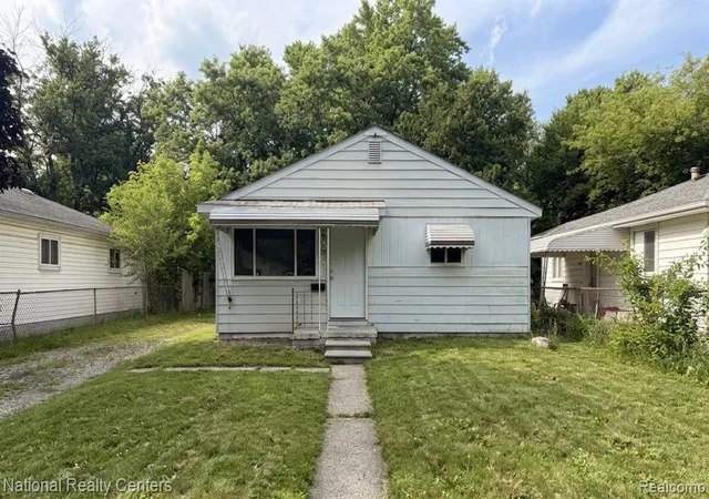 Homes for sale in Pontiac, MI | 37 E Brooklyn Ave, Pontiac, MI 48340 | MLS# 61007027