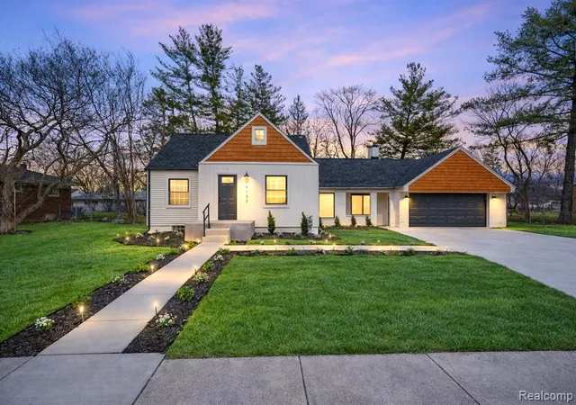 1st image of 19133 Huntington Ave, Harper Woods, MI 48225 | MLS# 61004038