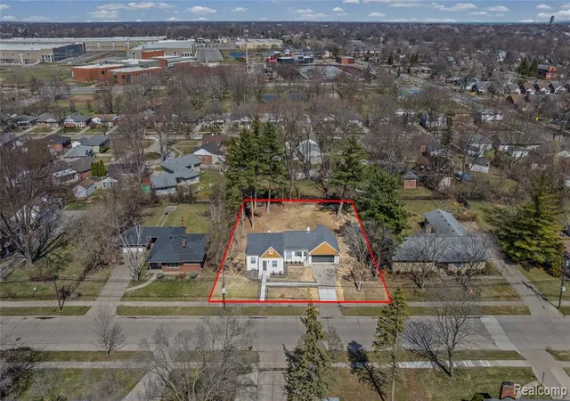 2nd image of 19133 Huntington Ave, Harper Woods, MI 48225 | MLS# 61004038