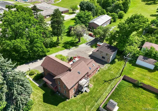 Photo 2 of Single family home for sale at 1684 Baldwin Ave, Pontiac, MI 48340 1114 | MLS# 61002163 | Listing updated on 2026-09-13