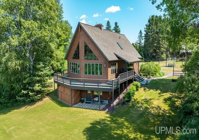 3rd image of 4042 5 Mile Point Rd, Allouez, MI 49805 | MLS# 50214669