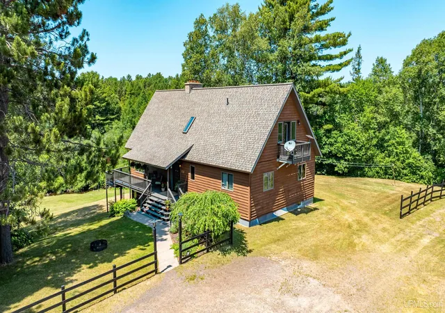 4th image of 4042 5 Mile Point Rd, Allouez, MI 49805 | MLS# 50214669