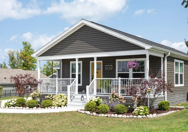 2nd image of 2132 Vista View Dr, Traverse City, MI 49686 | MLS# 80072762