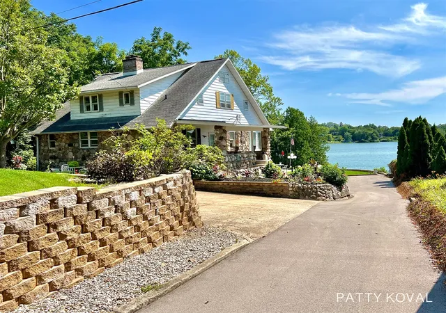 Photo 1 of Sale Pending at 446 Bayview Ct, Caledonia, MI 49316 | MLS# 70496406 | Listing updated on 2026-09-10