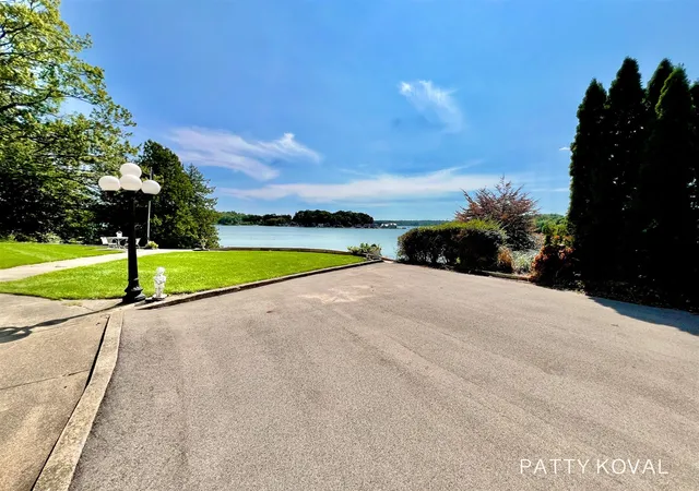 Photo 3 of Sale Pending at 446 Bayview Ct, Caledonia, MI 49316 | MLS# 70496406 | Listing updated on 2026-09-10