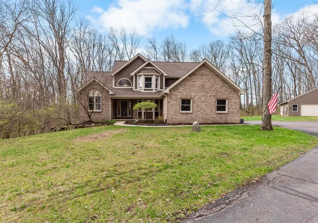 Homes for sale in Pinckney, MI | 11460 Hearthside Dr, Pinckney, MI 48169 | MLS# 70525825