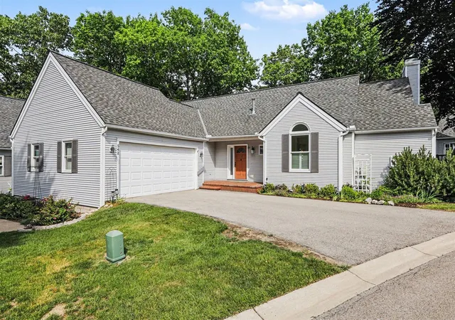 Listing Photo 1 - Condo for sale in building located at 542 Heritage Dr, Ann Arbor, MI 48105