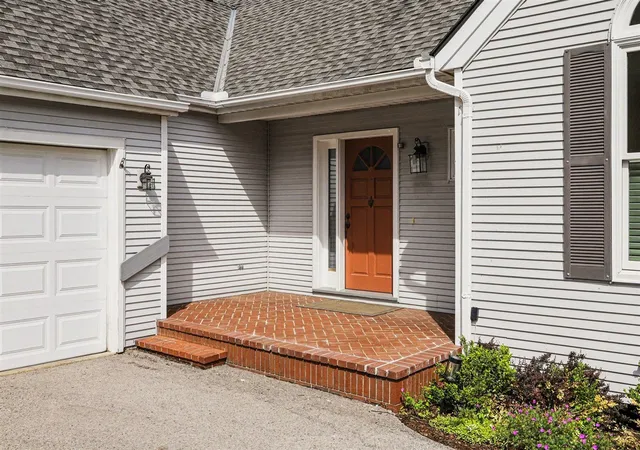 Listing Photo 3 - Condo for sale in building located at 542 Heritage Dr, Ann Arbor, MI 48105