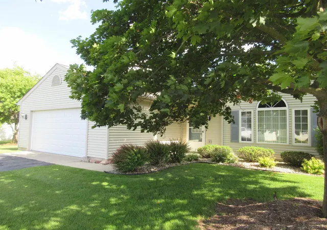 Homes for sale in Tecumseh, MI | 1902 Stillwater Dr, Tecumseh, MI 49286 | MLS# 50212352