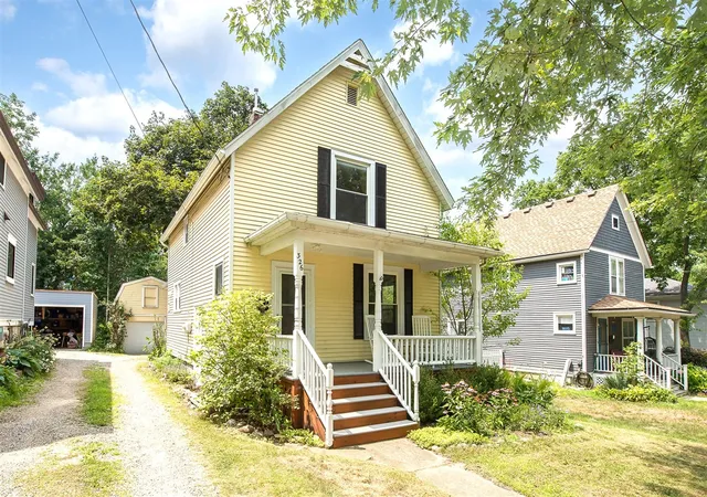 Photo 2 of Single family home for sale at 326 S 7th Street, Ann Arbor, MI 48103 | MLS# 70551506 | Listing updated on 2026-09-08