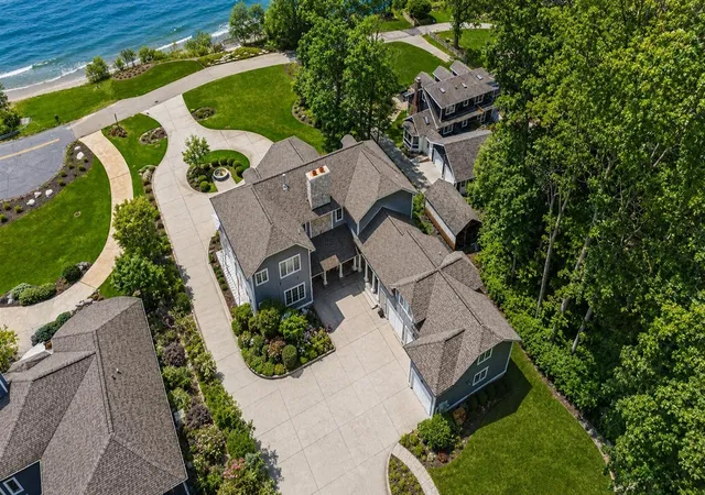 Homes for sale in Fennville, MI | 2817 Lakeshore Dr, Fennville, MI 49408 | MLS# 70534095