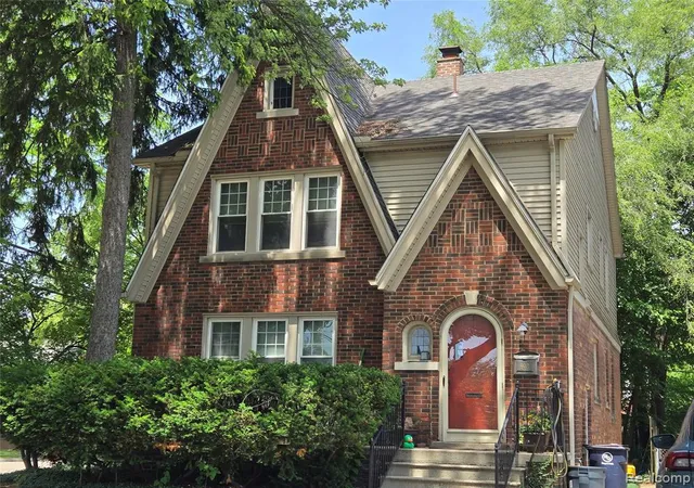 1st image of 903 E 3rd St, Royal Oak, MI 48067 | MLS# 61002831