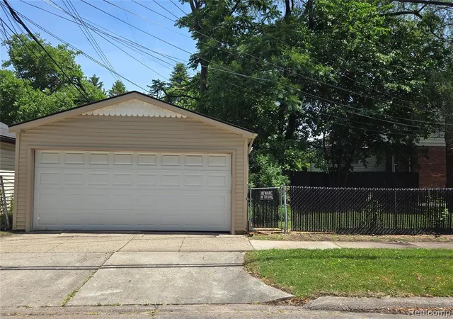 22nd image of 903 E 3rd St, Royal Oak, MI 48067 | MLS# 61002831