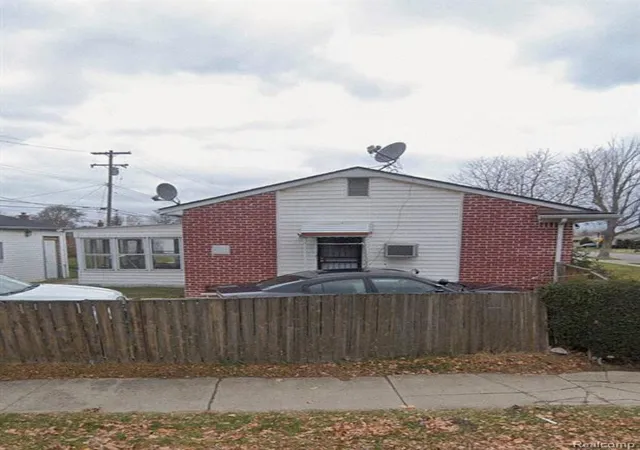 Homes for sale in Hamtramck, MI | 11901 Bloom St, Hamtramck, MI 48212 | MLS# 61002335