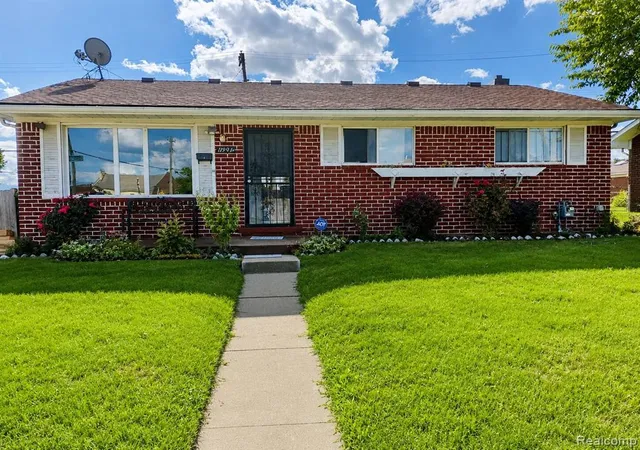 Homes for sale in Hamtramck, MI | 11901 Bloom St, Hamtramck, MI 48212 | MLS# 61002335