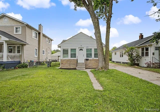 Homes for sale in Ferndale, MI | 3231 Mcdowell St, Ferndale, MI 48220 | MLS# 61006227