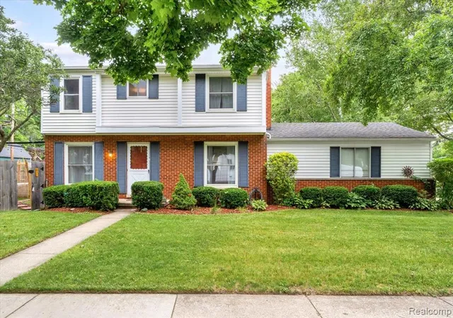 Homes for sale in Clawson, MI | 665 Langley Blvd, Clawson, MI 48017 | MLS# 61002697