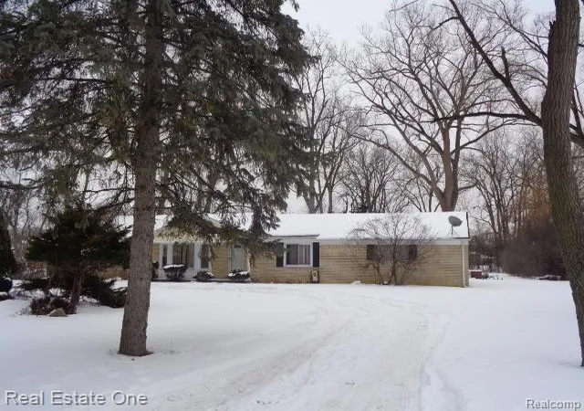 3rd image of 19375 Addison Dr, Southfield, MI 48075 | MLS# 60968324