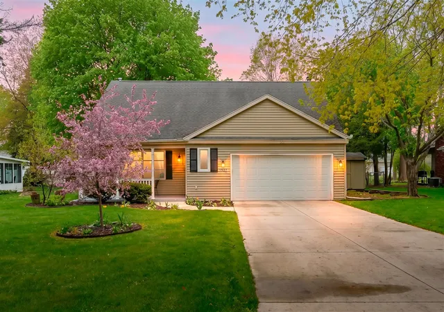 1st image of 1527 Highgate Rd, Kalamazoo, MI 49006 | MLS# 70528743