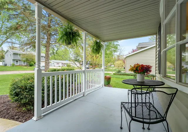2nd image of 1527 Highgate Rd, Kalamazoo, MI 49006 | MLS# 70528743