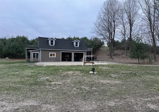 Photo 3 of Single family home for sale at 264 30th Ave, Sears, MI 49679 | MLS# 70465751 | Listing updated on 2025-06-02