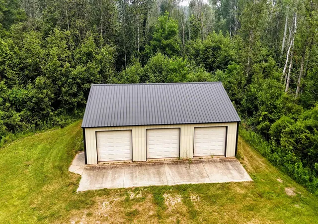 Photo 3 of Single family home for sale at 3625 N Hoover Ave, Gladwin, MI 48624 | MLS# 50215264 | Listing updated on 2026-09-15
