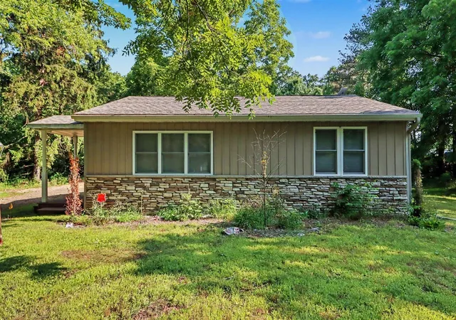 Photo 2 of Sale Pending at 4115 E Kirby Rd, Battle Creek, MI 49017 | MLS# 70512134 | Listing updated on 2026-08-25