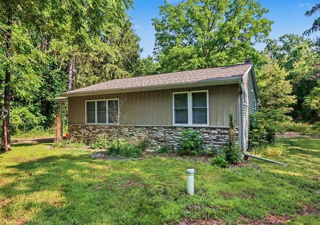Photo 3 of Sale Pending at 4115 E Kirby Rd, Battle Creek, MI 49017 | MLS# 70512134 | Listing updated on 2026-08-25