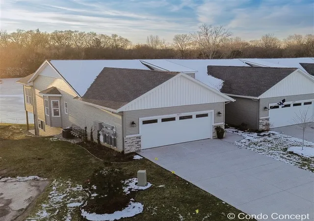 Listing Photo 4 - Condo for sale in building located at 6627 Shoreside Ct, Grand Rapids, MI 49548