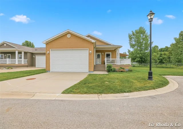 Homes for sale in Rockford, MI | 5610 Kingsley Dr, Rockford, MI 49341 | MLS# 70538807