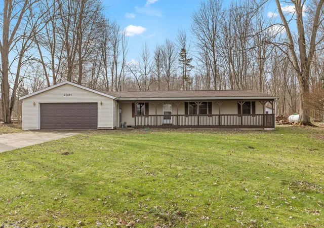 Homes for sale in Gobles, MI | 35081 Sweet Lake Dr, Gobles, MI 49055 | MLS# 70521110