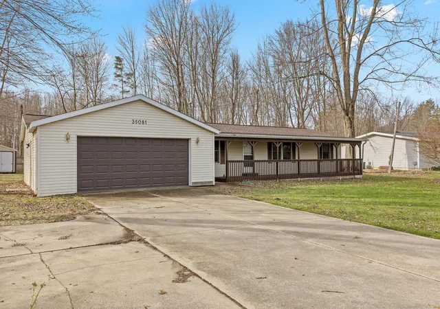 Homes for sale in Gobles, MI | 35081 Sweet Lake Dr, Gobles, MI 49055 | MLS# 70521110