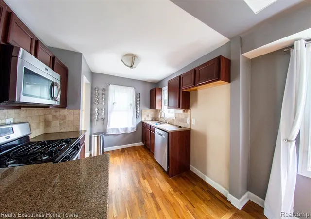 Photo 3 of Single family home for sale at 2676 Cumberland Rd, Berkley, MI 48072 | MLS# 61016408 | Listing updated on 2026-08-17