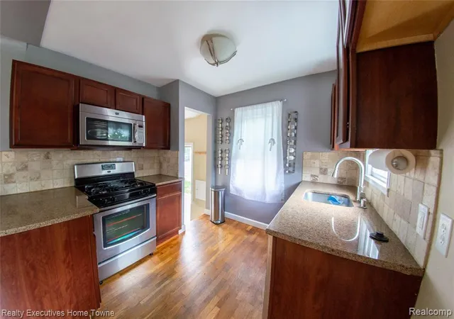 Photo 4 of Single family home for sale at 2676 Cumberland Rd, Berkley, MI 48072 | MLS# 61016408 | Listing updated on 2026-08-17