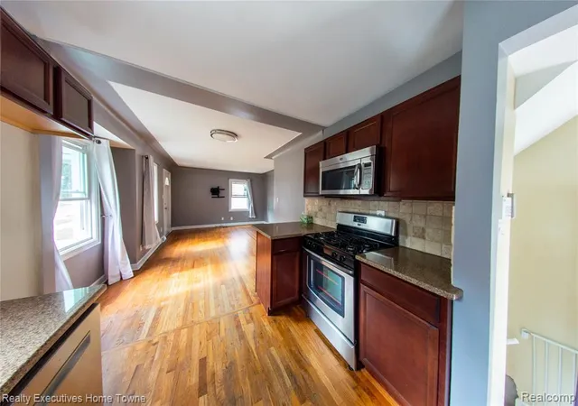 Photo 5 of Single family home for sale at 2676 Cumberland Rd, Berkley, MI 48072 | MLS# 61016408 | Listing updated on 2026-08-17