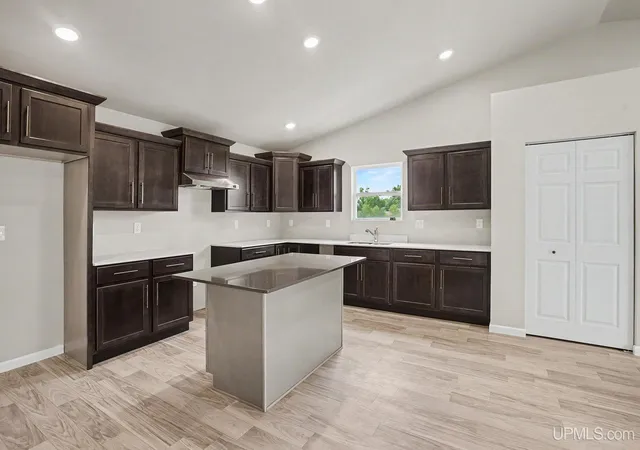 Photo 3 of Single family home for sale at 2107 28th Avenue, Menominee, MI 49858 | MLS# 50216261 | Listing updated on 2026-08-26