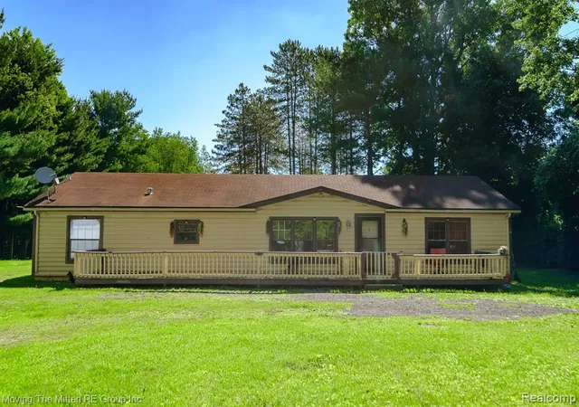 1st image of 1422 Ridge Rd, Ypsilanti, MI 48198 | MLS# 61005542