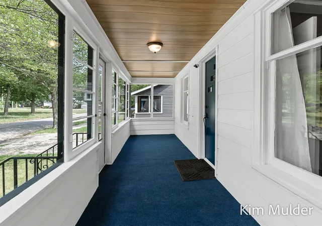 Photo 2 of Sale Pending at 3014 Highland St, Muskegon, MI 49444 | MLS# 70484292 | Listing updated on 2025-09-07