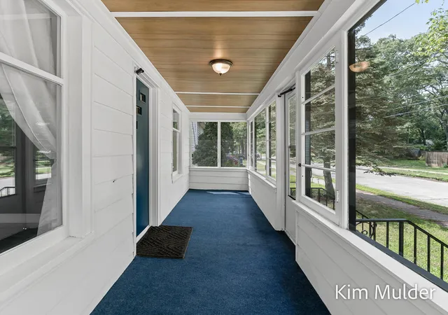 Photo 3 of Sale Pending at 3014 Highland St, Muskegon, MI 49444 | MLS# 70484292 | Listing updated on 2025-09-07
