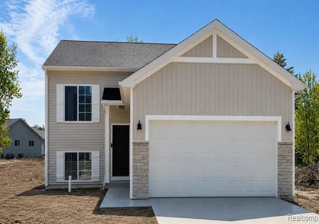 Homes for sale in Burton, MI | 2297 Plum Tree Ct, Burton, MI 48519 | MLS# 60989352