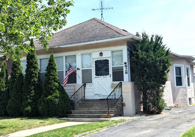 Homes for sale in Saint Joseph, MI | 828 Lewis Ave, Saint Joseph, MI 49085 | MLS# 70543608