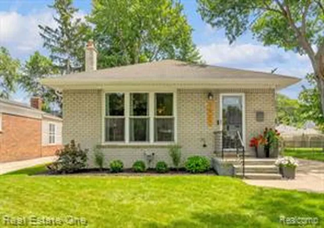 Homes for sale in Royal Oak, MI | 1511 S Wilson Ave, Royal Oak, MI 48067 | MLS# 61008896