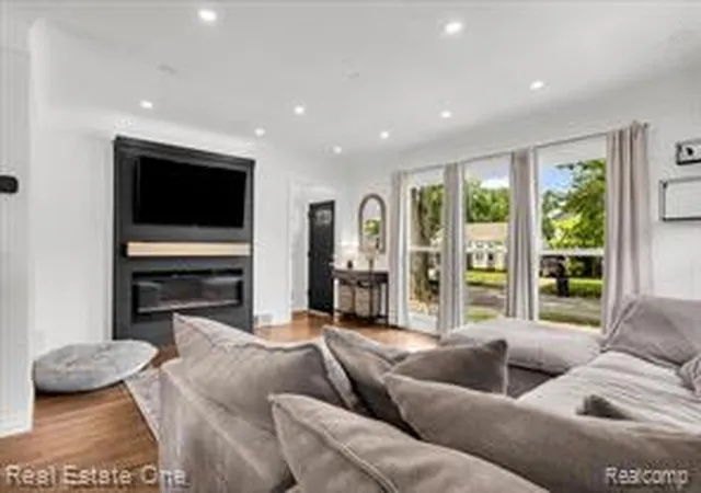 Homes for sale in Royal Oak, MI | 1511 S Wilson Ave, Royal Oak, MI 48067 | MLS# 61008896
