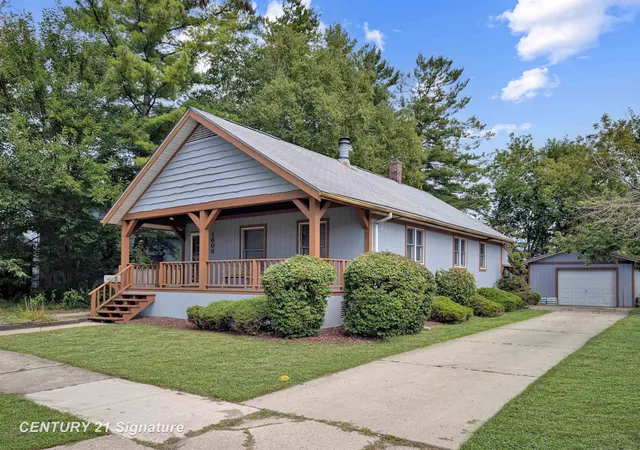 Photo 2 of Single family home for sale at 1608 N Oakley St, Saginaw, MI 48602 | MLS# 50219813 | Listing updated on 2026-09-15