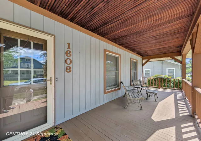 Photo 3 of Sale Pending at 1608 N Oakley St, Saginaw, MI 48602 | MLS# 50219813 | Listing updated on 2026-10-08
