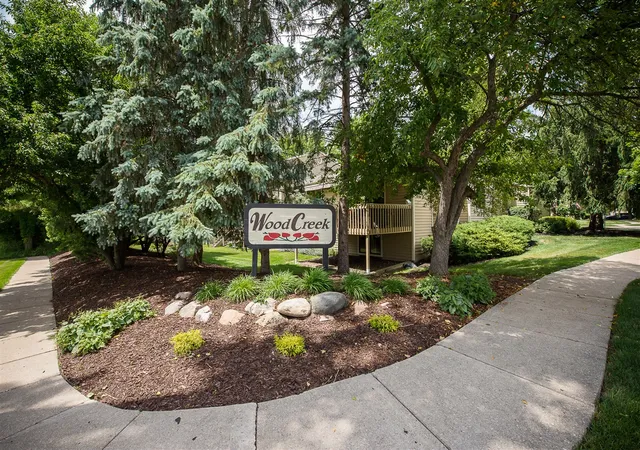 Homes for sale in Saline, MI | 607 Woodcreek Cir, Saline, MI 48176 | MLS# 70539056