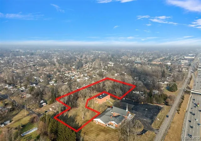 2nd image of 30330 Schoolcraft Rd, Livonia, MI 48150 | MLS# 60970914