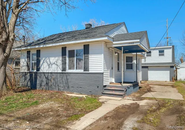 Homes for sale in Burton, MI | 1335 Allen St, Burton, MI 48529 | MLS# 60983620