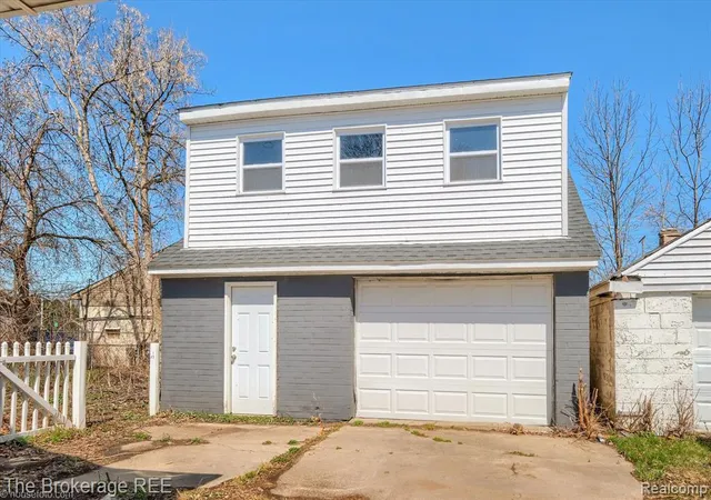 Homes for sale in Burton, MI | 1335 Allen St, Burton, MI 48529 | MLS# 60983620